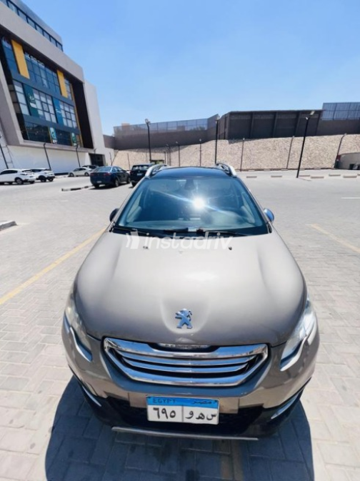 Peugeot 2008 2016 Bronze Automatic Used for Sale in Nasr city - 2