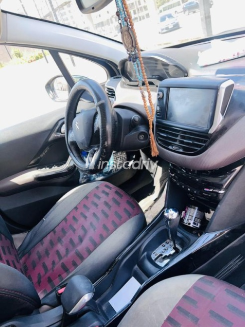 Peugeot 2008 2016 Bronze Automatic Used for Sale in Nasr city - 5