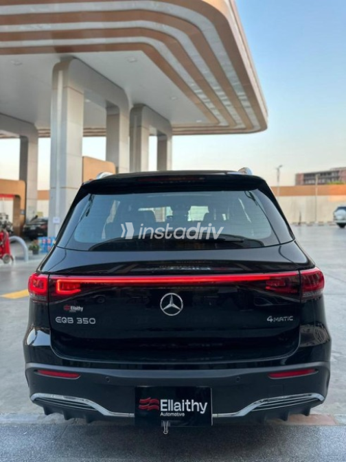 مرسيدس E 350 2024 أسود أوتوماتيك مستعملة للبيع في القاهرة - 4