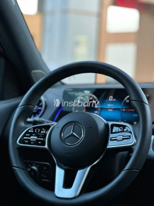 مرسيدس E 350 2024 أسود أوتوماتيك مستعملة للبيع في القاهرة - 10