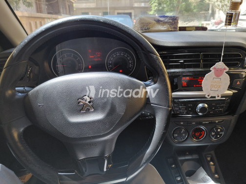 بيجو 301 2015 أسود أوتوماتيك مستعملة للبيع في مدينتى - 1