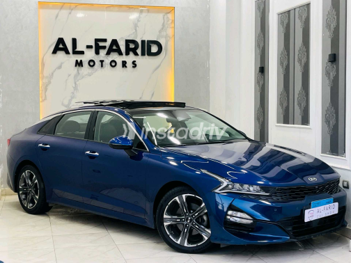 كيا K5 2022 أبيض أوتوماتيك مستعملة للبيع في الإسكندرية - 3