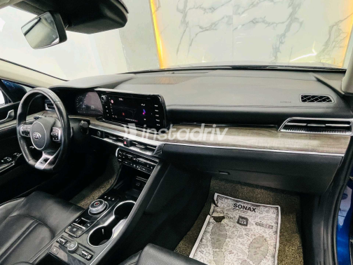 كيا K5 2022 أبيض أوتوماتيك مستعملة للبيع في الإسكندرية - 9