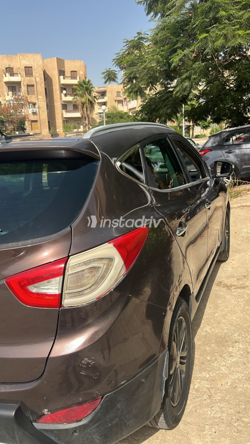 هيونداي IX 35 2016 بني أوتوماتيك مستعملة للبيع في الجيزة - 1