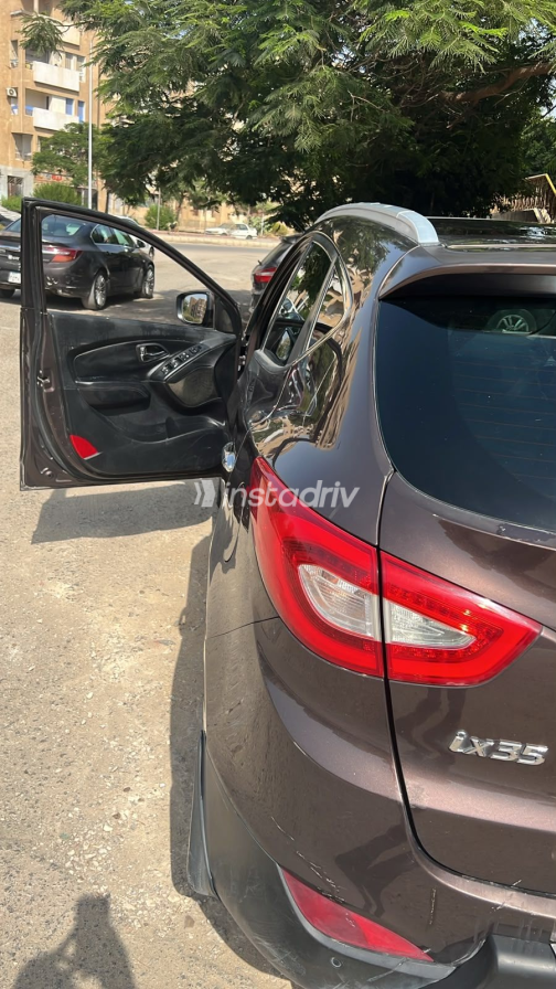 هيونداي IX 35 2016 بني أوتوماتيك مستعملة للبيع في الجيزة - 4