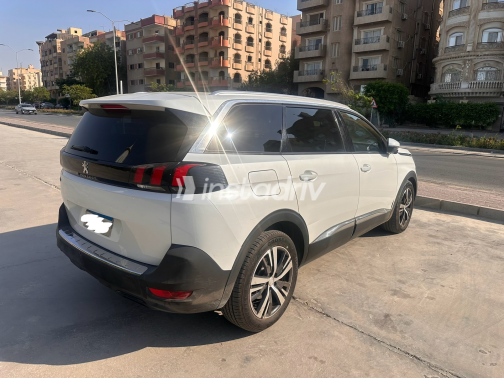 بيجو 5008 2020 أبيض أوتوماتيك مستعملة للبيع في الجيزة - 9