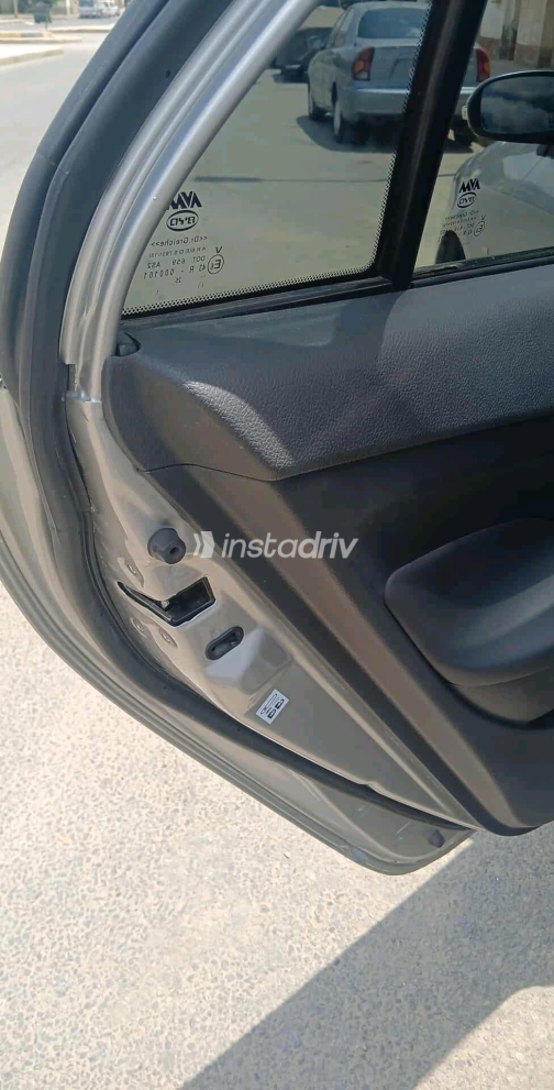 Byd F3 2025 Silver Manual Used for Sale in Cairo - 6