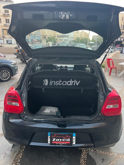 Suzuki Swift 2024 Black Automatic Used for Sale in Giza - 1