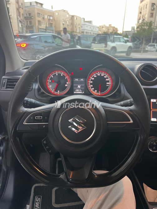 Suzuki Swift 2024 Black Automatic Used for Sale in Giza - 3