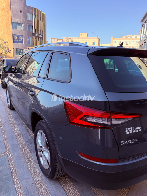 سكودا كودياك 2019 رمادي أوتوماتيك مستعملة للبيع في الجيزة - 8