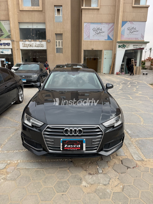 اودي A4 2019 رمادي أوتوماتيك مستعملة للبيع في الجيزة - 2