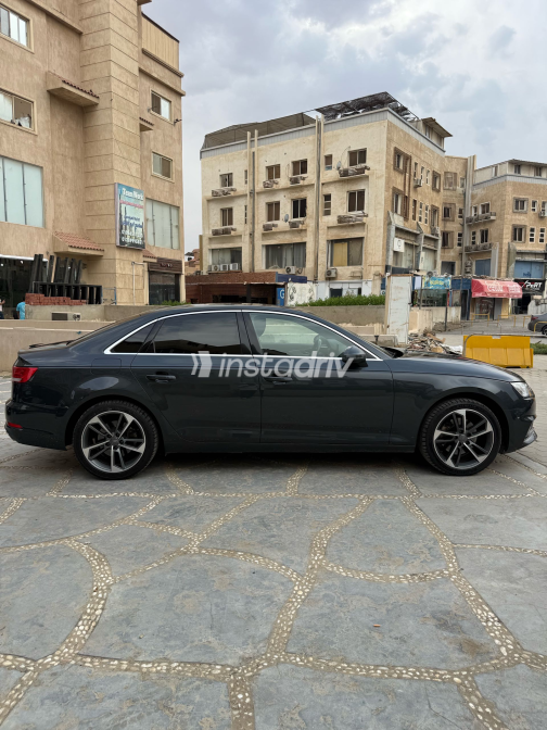اودي A4 2019 رمادي أوتوماتيك مستعملة للبيع في الجيزة - 8