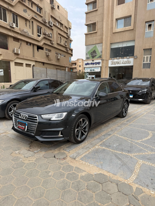 اودي A4 2019 رمادي أوتوماتيك مستعملة للبيع في الجيزة - 9