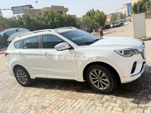 جيتور X70 2021 أبيض أوتوماتيك مستعملة للبيع في الجيزة - 2