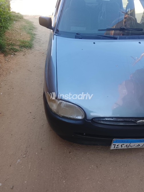 Ford Escort 2000 Gray Manual Used for Sale in Ismailia - 2