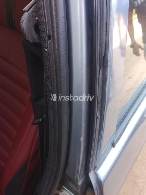 Ford Escort 2000 Gray Manual Used for Sale in Ismailia - 3