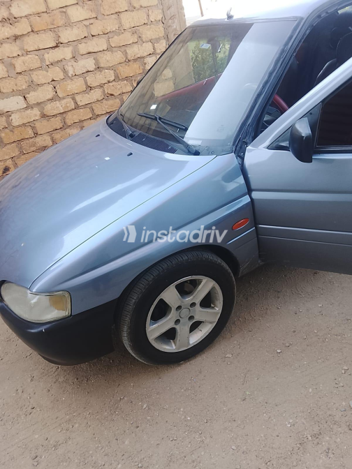 Ford Escort 2000 Gray Manual Used for Sale in Ismailia - 8