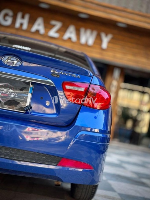Hyundai Elantra 2022 Dark Blue Automatic Used for Sale in Cairo - 5