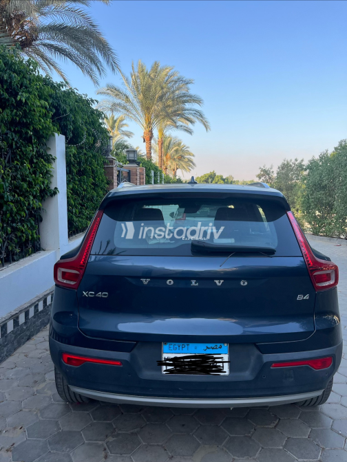 فولفو XC 40 2022 أبيض أوتوماتيك مستعملة للبيع في القاهرة الكبرى ( القاهرة - الجيزة) - 1
