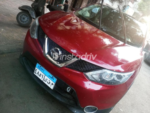 Nissan Qashqai 2017 Red Automatic Used for Sale in Cairo - 4