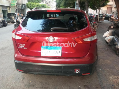 Nissan Qashqai 2017 Red Automatic Used for Sale in Cairo - 6