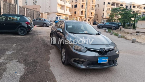 Renault Fluence 2015 Silver Automatic Used for Sale in Nasr city - 2