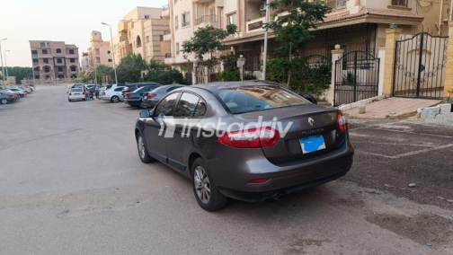 Renault Fluence 2015 Silver Automatic Used for Sale in Nasr city - 4