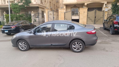 Renault Fluence 2015 Silver Automatic Used for Sale in Nasr city - 5
