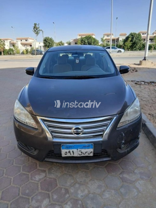 Nissan Sentra 2019 White Automatic Used for Sale in Greater Cairo ( Cairo + Giza) - 4