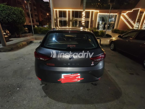 Seat Leon 2016 Gray Automatic Used for Sale in Cairo - 3
