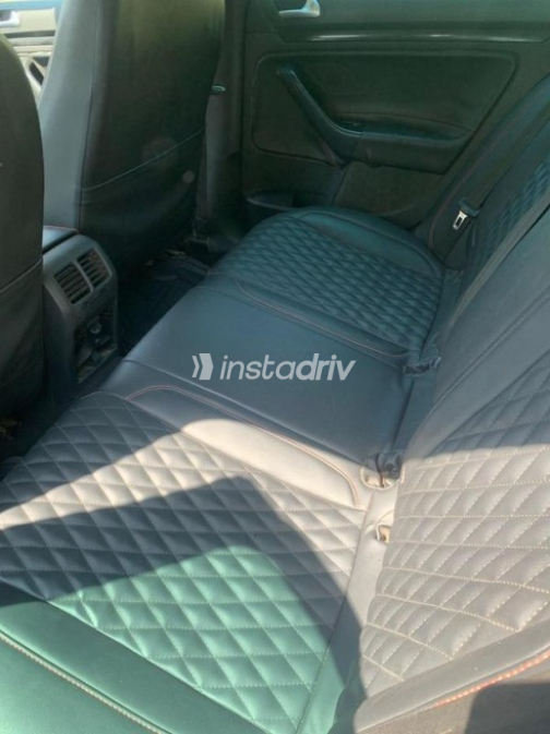 Volkswagen Jetta 2010 Silver Automatic Used for Sale in Heliopolis - 2
