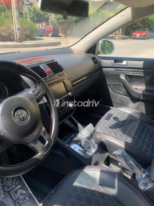 Volkswagen Jetta 2010 Silver Automatic Used for Sale in Heliopolis - 5