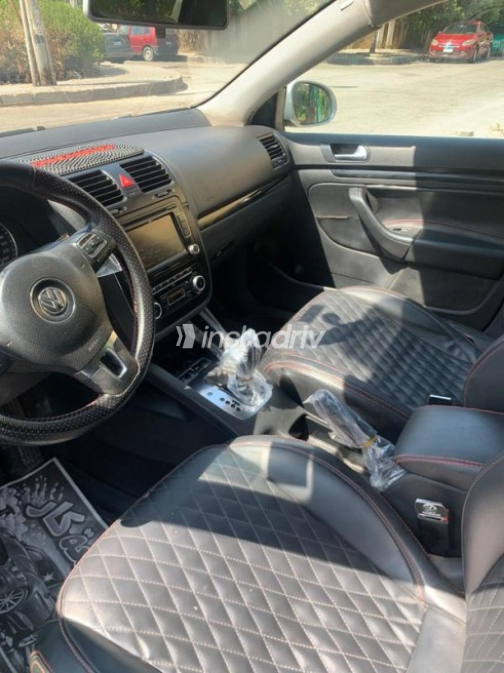 Volkswagen Jetta 2010 Silver Automatic Used for Sale in Heliopolis - 6