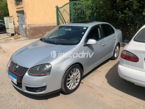 Volkswagen Jetta 2010 Silver Automatic Used for Sale in Heliopolis - 7