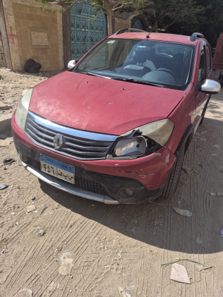 رينو سانديرو  ( ستيب  واى ) 2014 أبيض يدوي مستعملة للبيع في القاهرة الكبرى ( القاهرة - الجيزة)