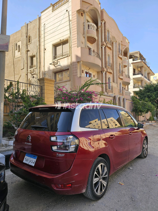 Citroën C4 Grand Picasso 2019 Red Automatic Used for Sale in Greater Cairo ( Cairo + Giza) - 3