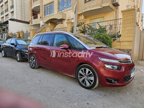 Citroën C4 Grand Picasso 2019 Red Automatic Used for Sale in Greater Cairo ( Cairo + Giza) - 4