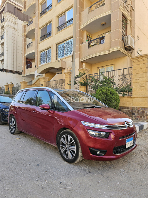 Citroën C4 Grand Picasso 2019 Red Automatic Used for Sale in Greater Cairo ( Cairo + Giza) - 5