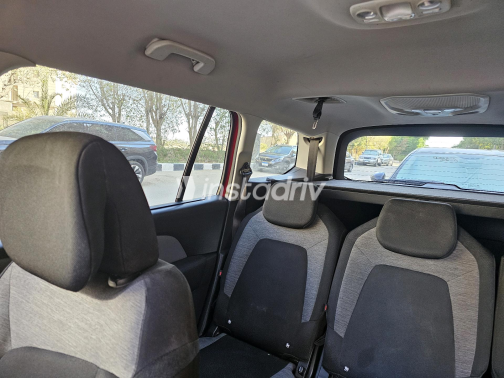 Citroën C4 Grand Picasso 2019 Red Automatic Used for Sale in Greater Cairo ( Cairo + Giza) - 7