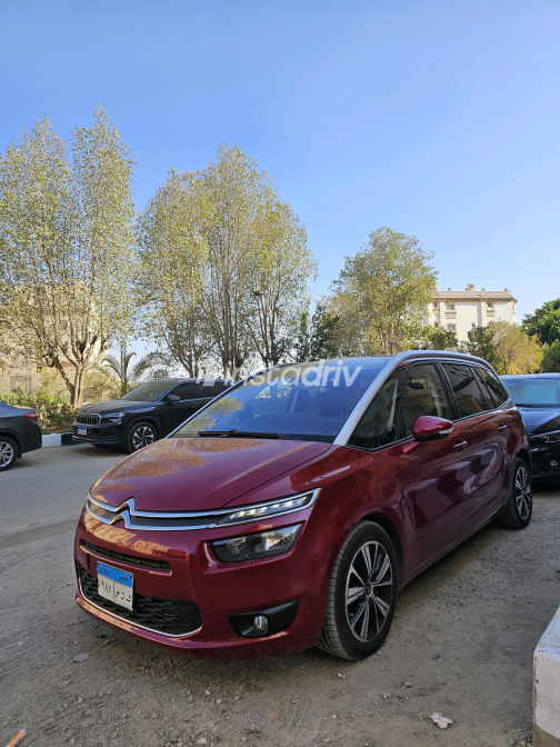 Citroën C4 Grand Picasso 2019 Red Automatic Used for Sale in Greater Cairo ( Cairo + Giza) - 8