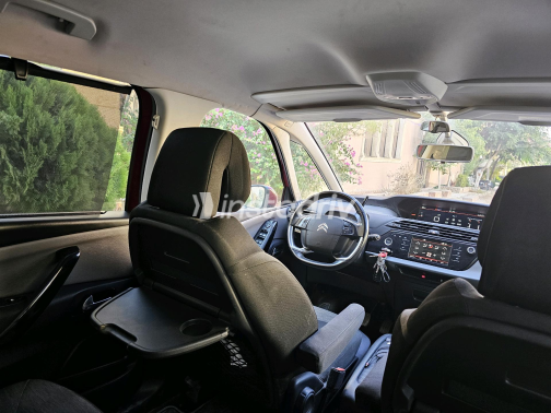Citroën C4 Grand Picasso 2019 Red Automatic Used for Sale in Greater Cairo ( Cairo + Giza) - 9