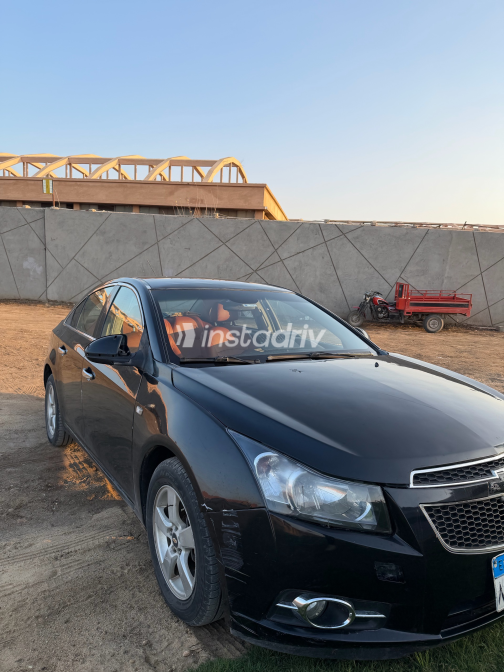 Chevrolet Cruze 2011 Black Automatic Used for Sale in Greater Cairo ( Cairo + Giza) - 3