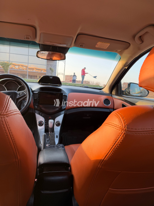Chevrolet Cruze 2011 Black Automatic Used for Sale in Greater Cairo ( Cairo + Giza) - 6
