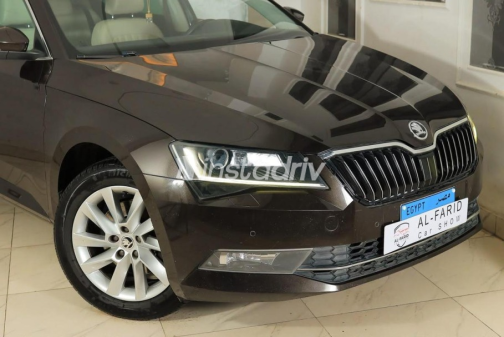 Skoda Superb 2018 Brown Automatic Used for Sale in Cairo - 2