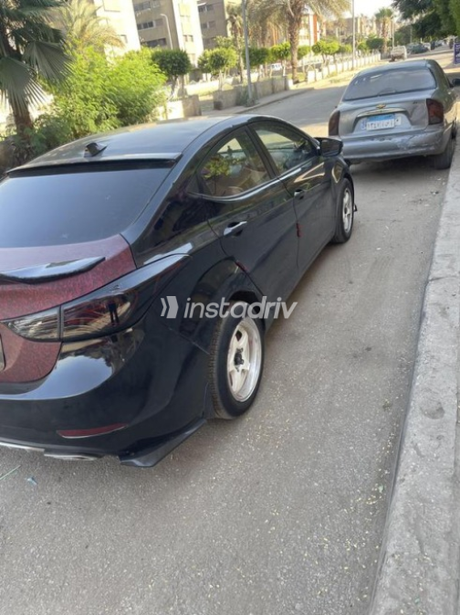Hyundai Elantra MD 2016 Black Automatic Used for Sale in Greater Cairo ( Cairo + Giza) - 2