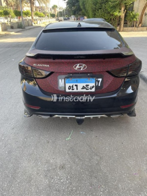 Hyundai Elantra MD 2016 Black Automatic Used for Sale in Greater Cairo ( Cairo + Giza) - 3