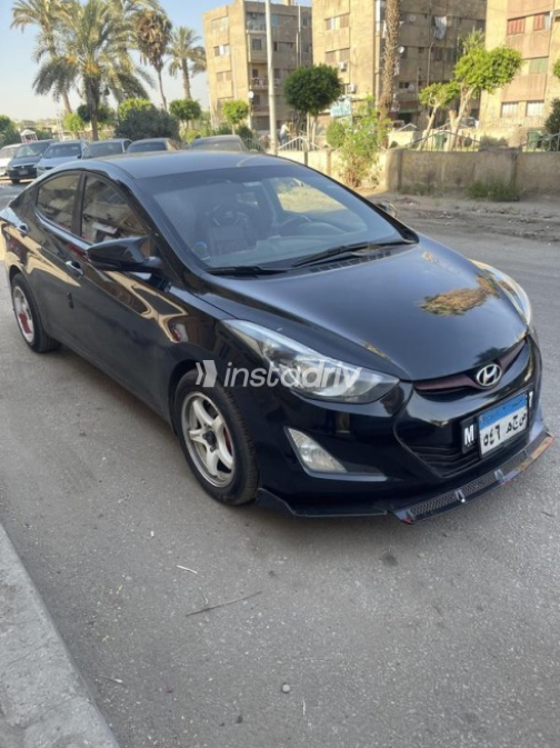 Hyundai Elantra MD 2016 Black Automatic Used for Sale in Greater Cairo ( Cairo + Giza) - 5