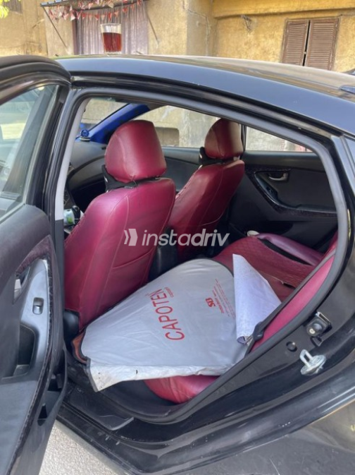 Hyundai Elantra MD 2016 Black Automatic Used for Sale in Greater Cairo ( Cairo + Giza) - 6