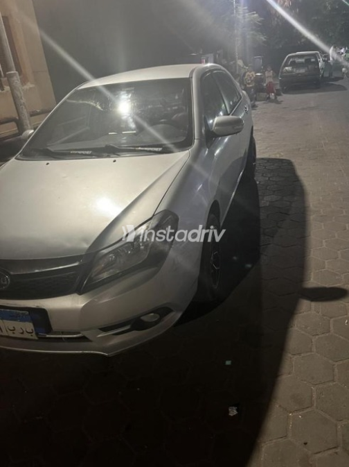 بى واى دى‬ F3 2019 فضي أوتوماتيك مستعملة للبيع في القاهرة الكبرى ( القاهرة - الجيزة) - 1