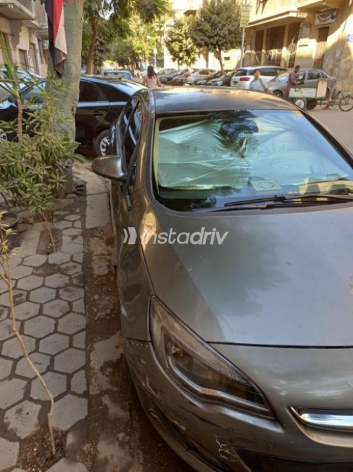 Opel Astra 2018 White Automatic Used for Sale in Greater Cairo ( Cairo + Giza) - 2